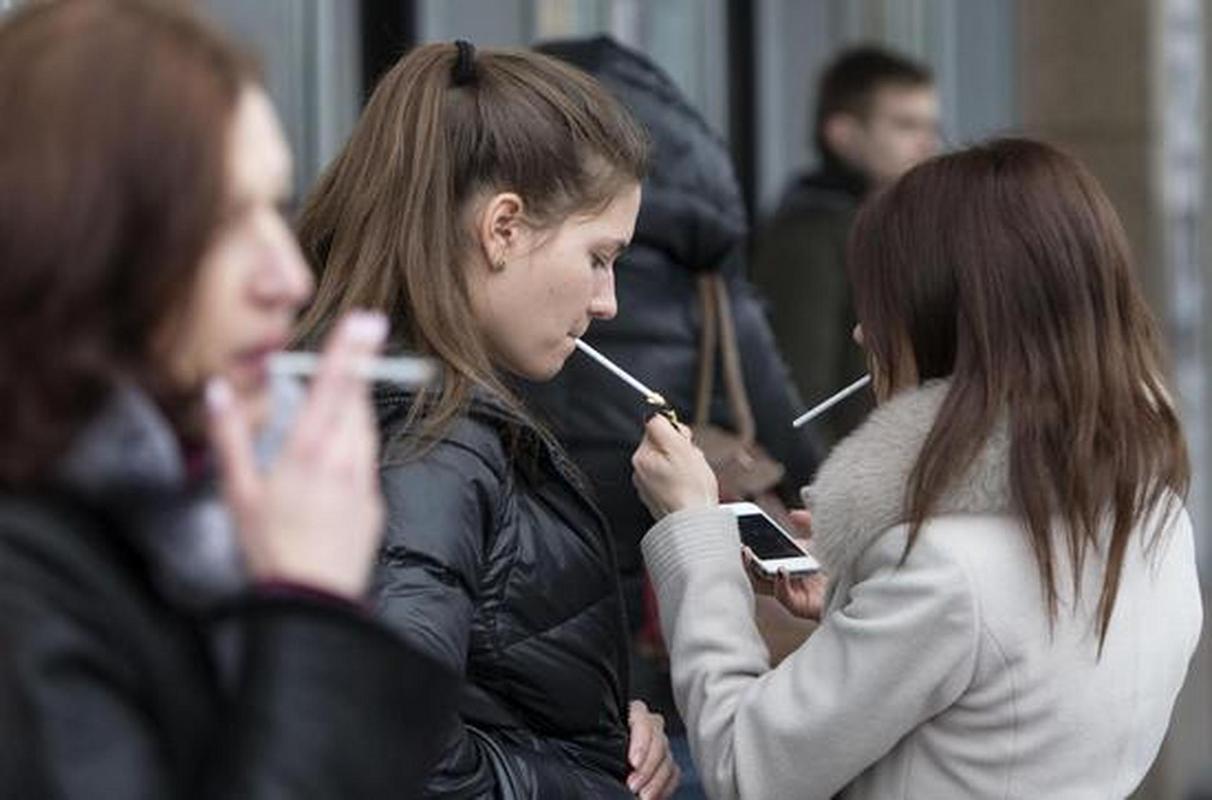 国外抽完烟后发烧可能是由以下几个原因引起的
